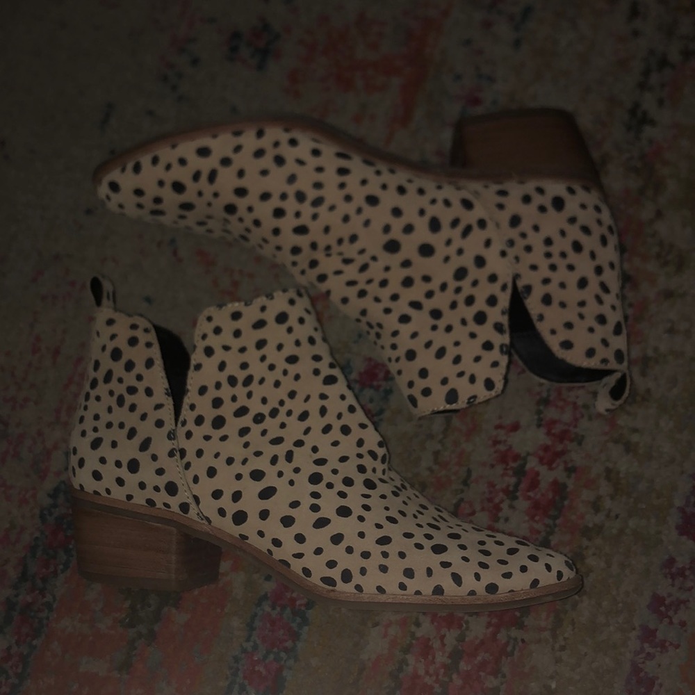 Leopard ankle booties